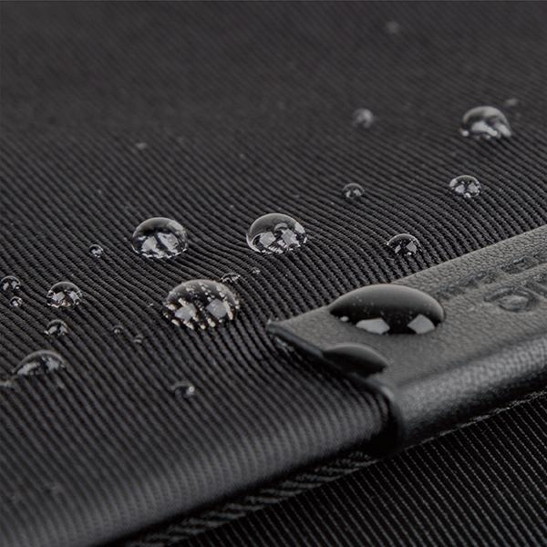 Torba UNIQ Stockholm na laptopa 16" - czarna