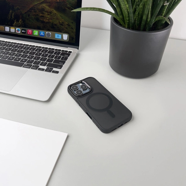 Fashion Case with MagSafe for iPhone 16e - Black